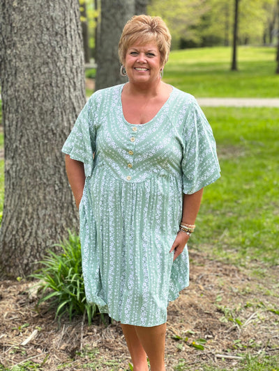 Floral/stripe pocketed curvy dress