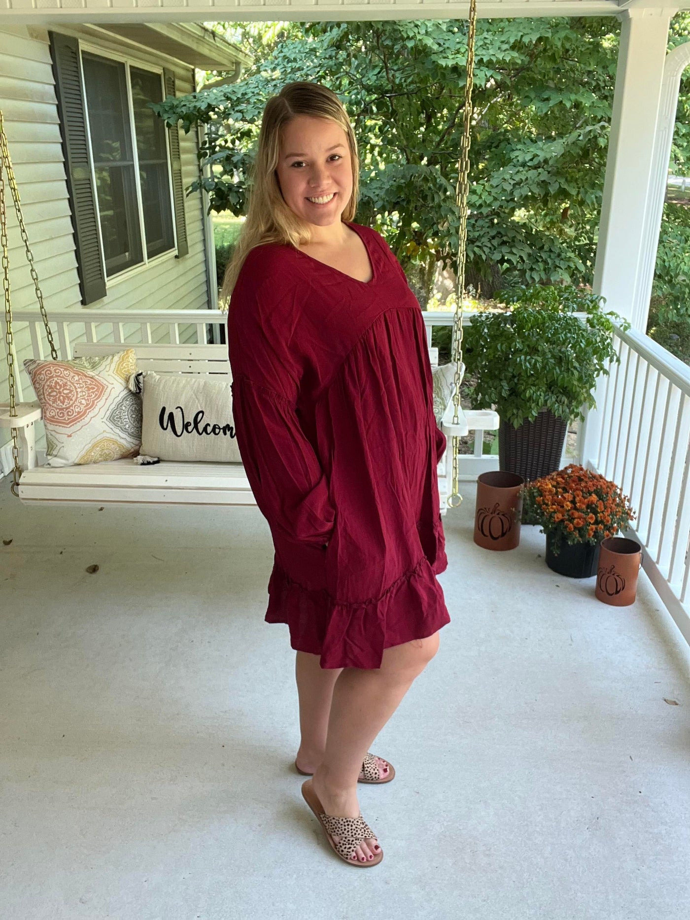 V-neck maroon pocket dress