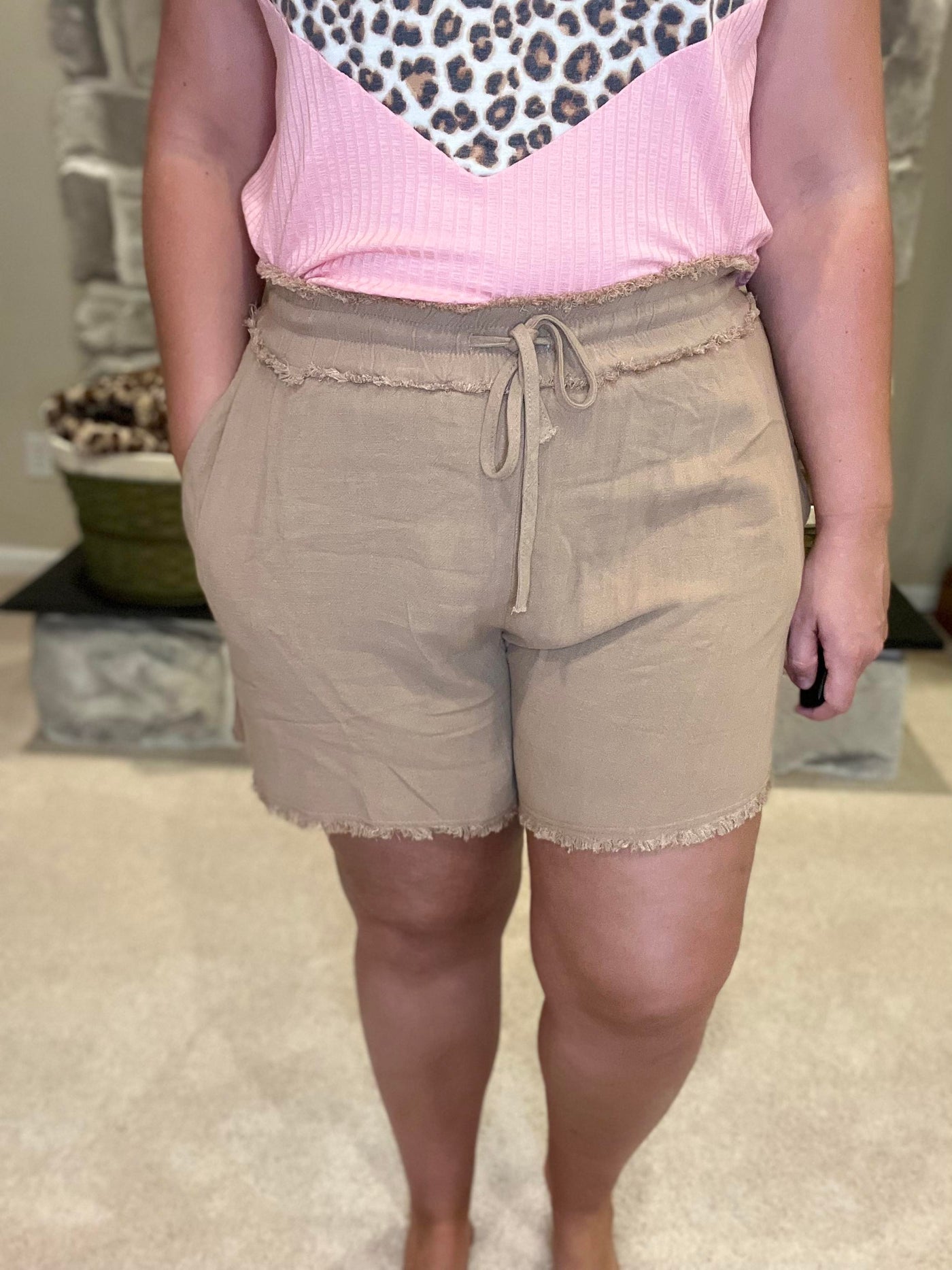 Khaki comfy shorts with pockets