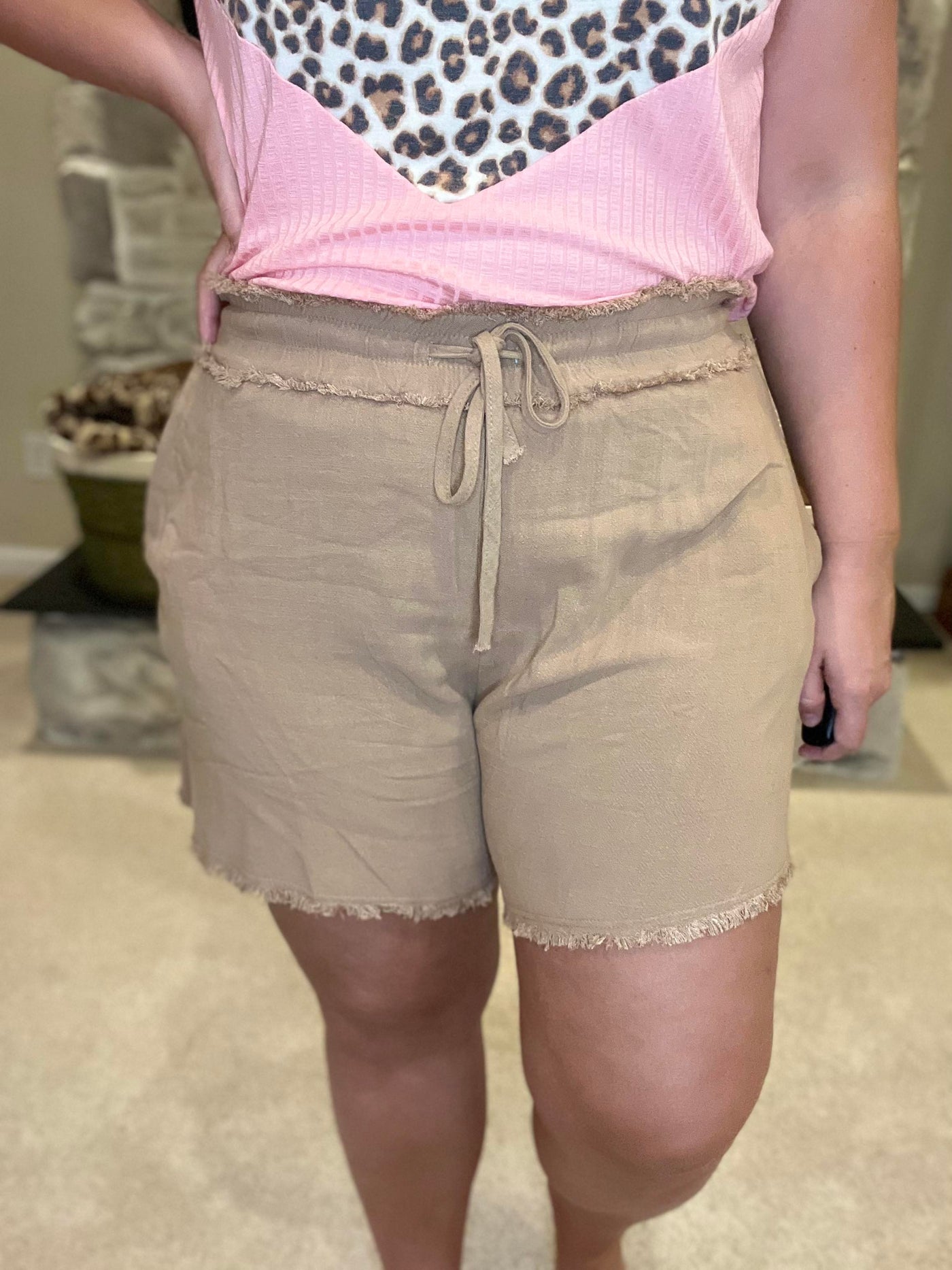 Khaki comfy shorts with pockets